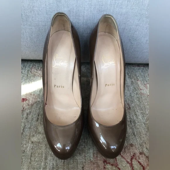 LOUBOUTIN GOLD BIANCA PUMPS 39.5 STILETTO PLATFORM ~US 8.5-9 BEIGE BRONZE